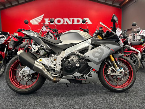 2016 Aprilia RSV4RR - SILVER